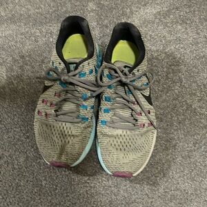 Nike zoom structure 19 shoes size 10.5